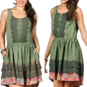 Matilda Jane peaceful plains green sleeveless dress. Large.